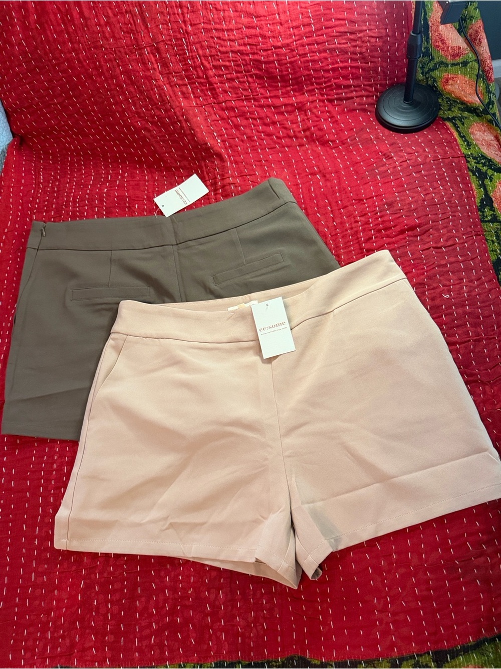 eesome High-Waist Shorts in Light Blush